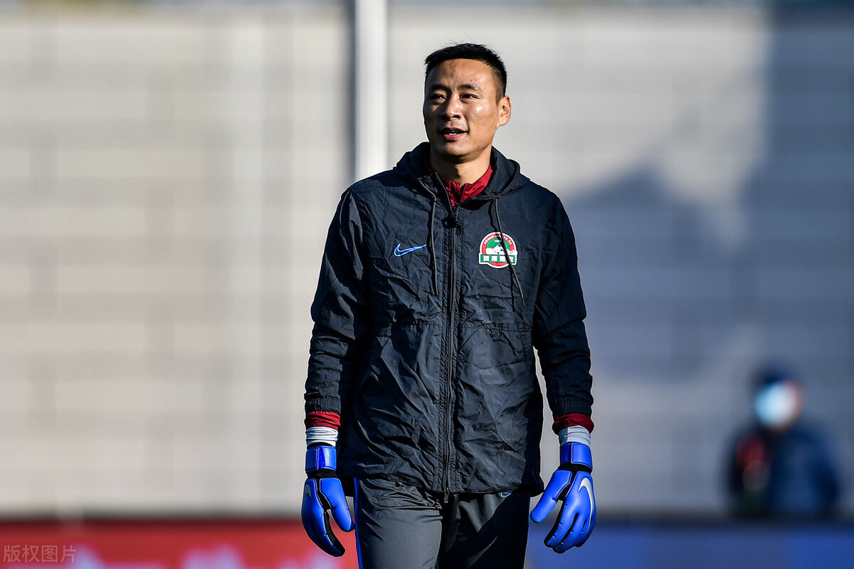 央视点评哈维尔,央视报道中国球迷去看球