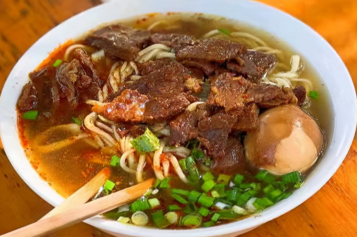 老夫妻在合肥开了一家牛肉面店,合肥11元拉面