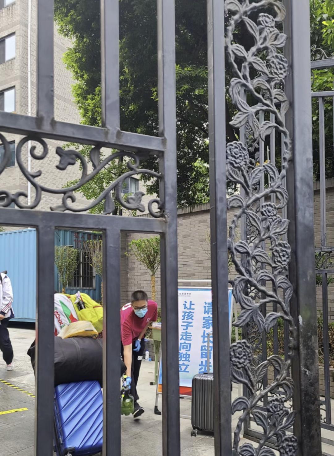 再见了，小盆友——9月19日成都家长成功“解除居家”……