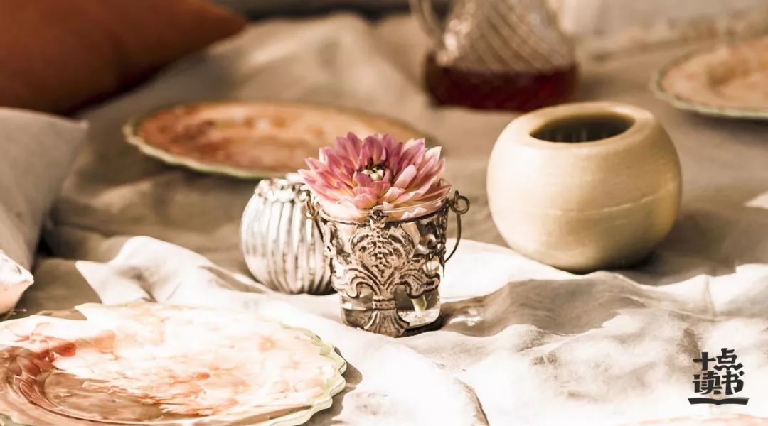 十个极短的小故事,八个小故事虽然很短却说透了我们