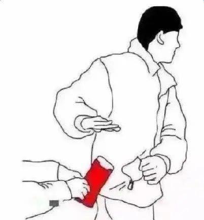 班长未婚妻来队，指导员安排办结婚证：有个红本本才踏实