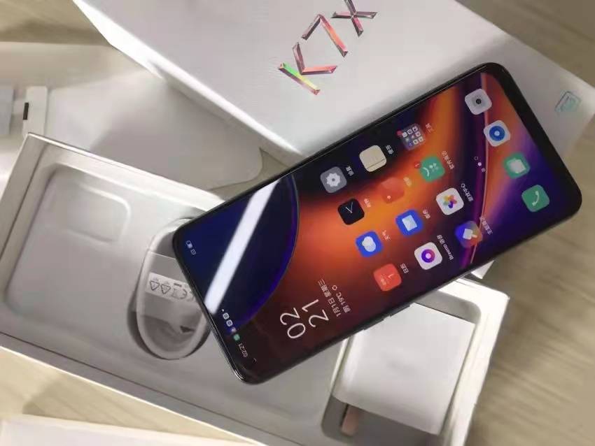 5000mAh+90Hz屏+双防抖，跌至1079元