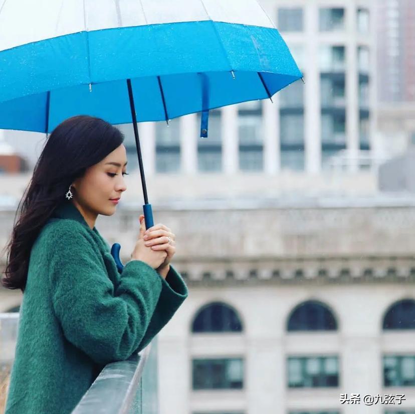 陈法拉谈婚后生活,陈法拉二婚后与女儿合影