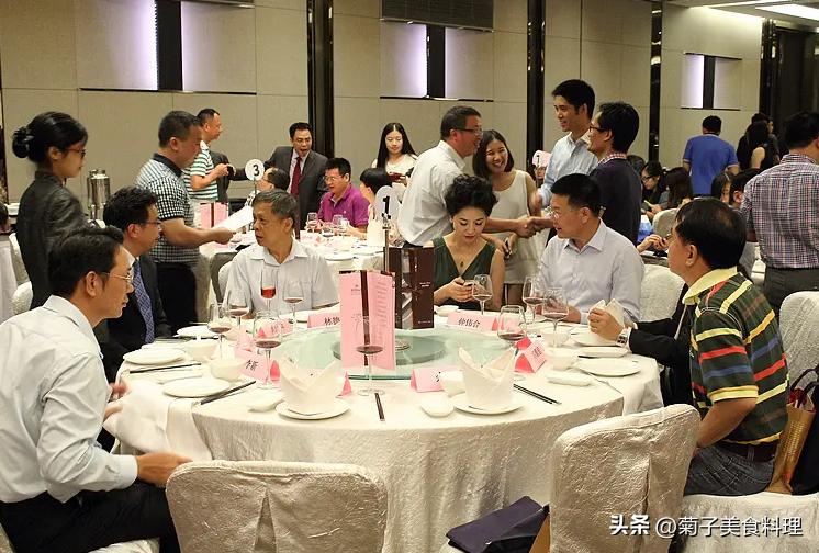 酒桌座次礼仪和规矩的区别,酒桌座次礼仪讲解