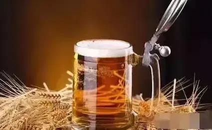 有大量过期啤酒怎样变废为宝,过期啤酒的用处生活小技巧