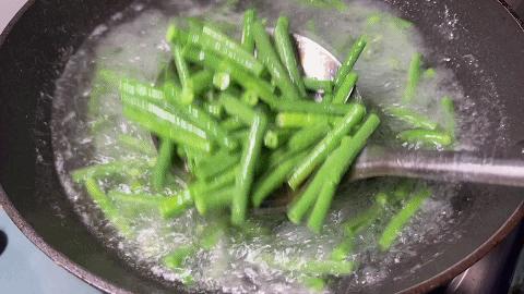 长豆角怎样做菜疙瘩好吃,长豆角怎么炒下饭