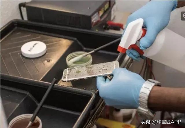 以前的黄金发黄现在的黄金发红,黄金变白变红变黑是怎么回事