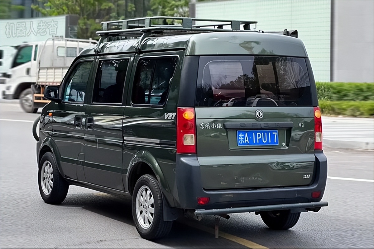 东风小康v27面包车改装床车,东风小康v27四驱版漂亮改装