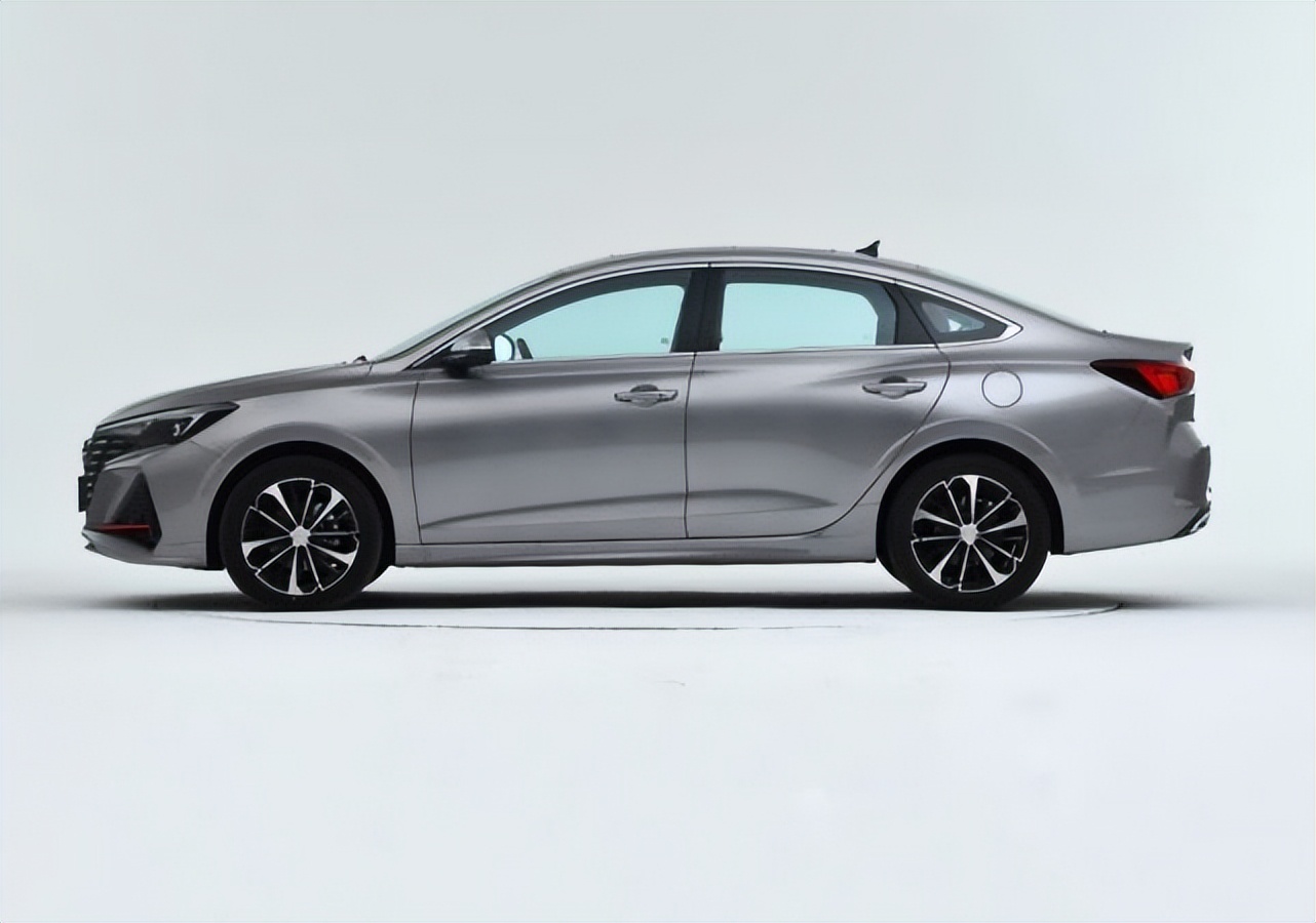 满油满电跑1200km,满油满电跑2000公里