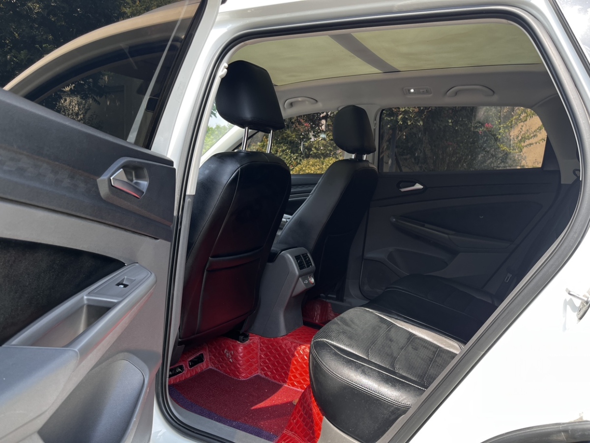 后排出风口加装小液晶屏不限车型,加装后排出风口和原装的区别