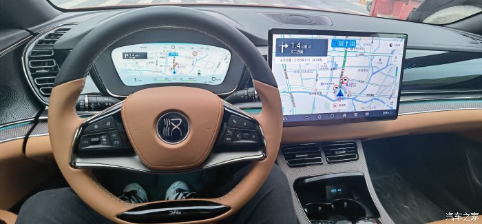 比亚迪汉dm大雨天怎么开安全,比亚迪汉dm-i尊享型夜间行驶