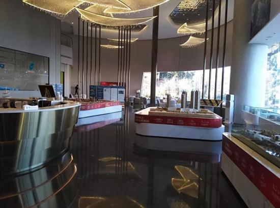 昆明大华公园天下可看大型公墓并与回迁房同区，容积率高达5.0