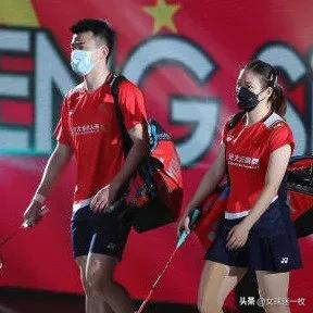 苏杯决赛石宇奇陈雨菲2-0取胜,石宇奇陈雨菲打雅思组合