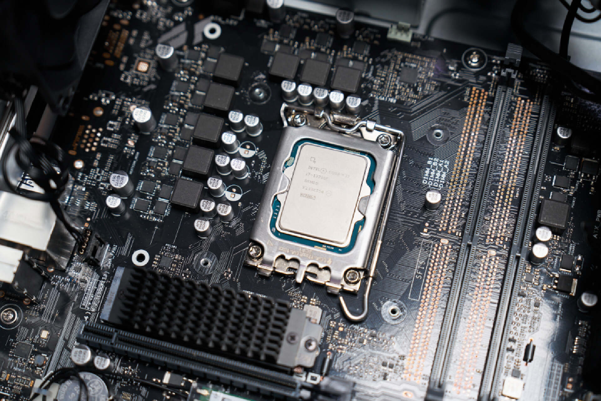 华硕天选x2023台式机改装,华硕天选x2023台式加硬盘