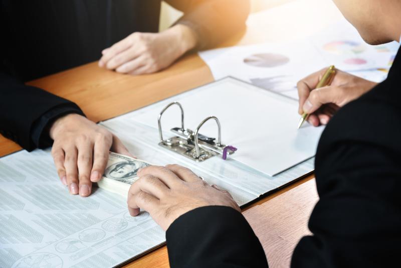 普通人如何发现商机快速致富,穷人怎么赚钱富人致富呢