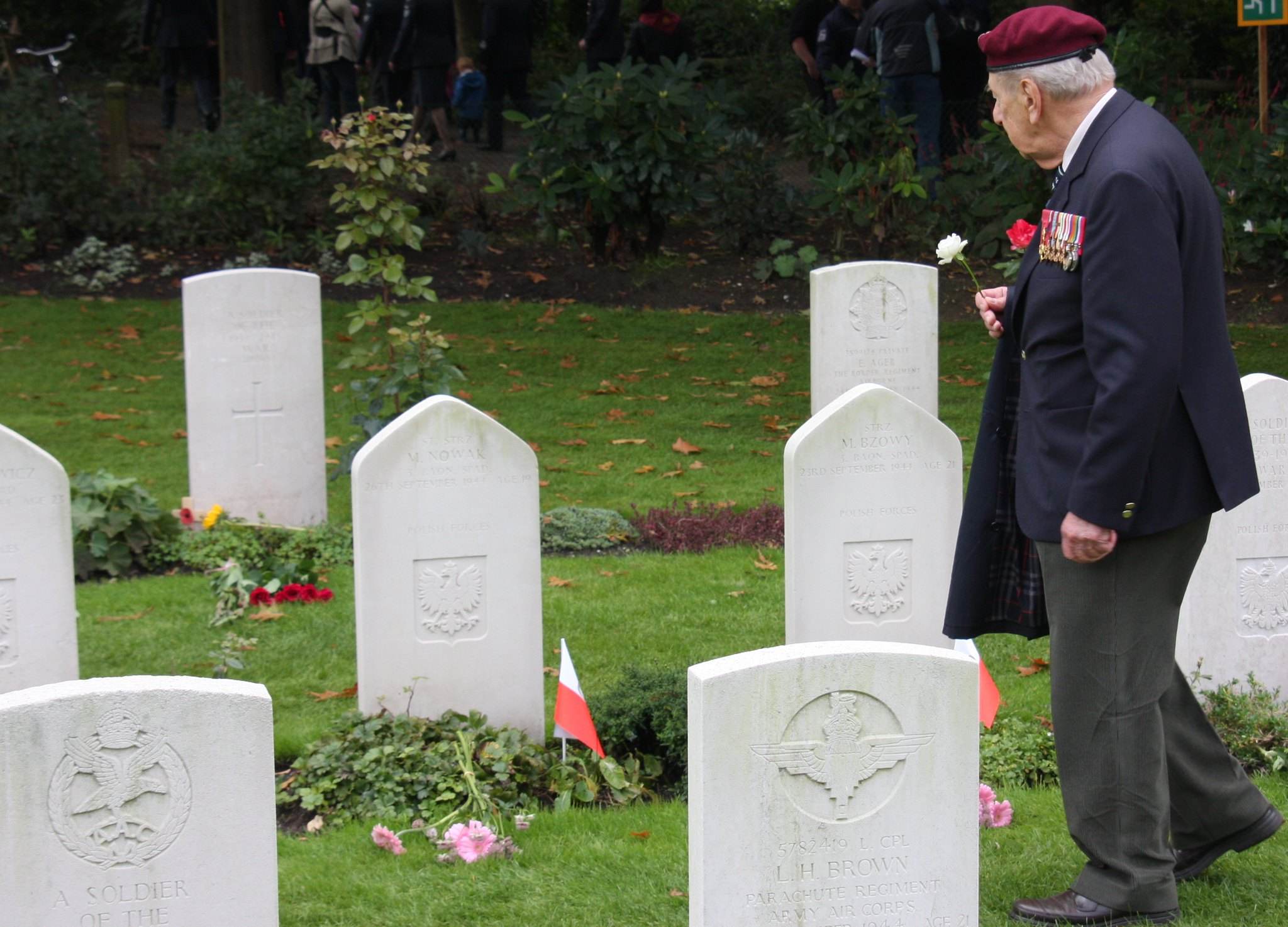 喝核辐射的水死了后骨头还在发光,喝核辐射水消失八年的人