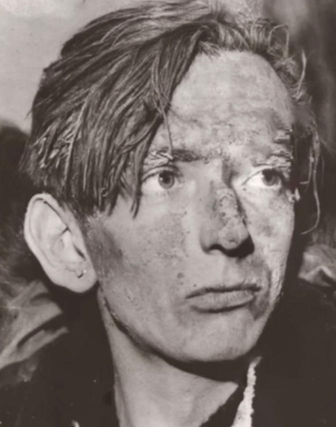 美国男子进入无人区视频,美国男人进入神秘洞穴探险