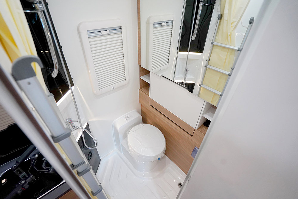 大驰蛮牛双拓展房车配置,大驰蛮牛c型双拓展房车参数油耗