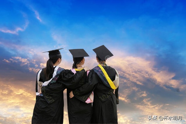 62岁前夫变阳，搭伙女人跑了！我送去急救室，他留给我80万（上）