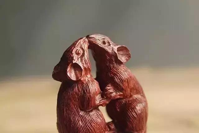 佛手雕件的寓意和象征,翡翠常见的雕件及寓意