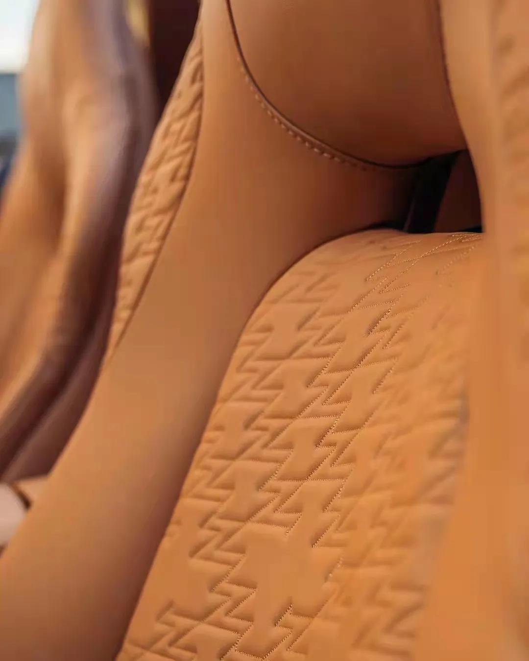 阿斯顿马丁售价30000,阿斯顿马丁全新跑车