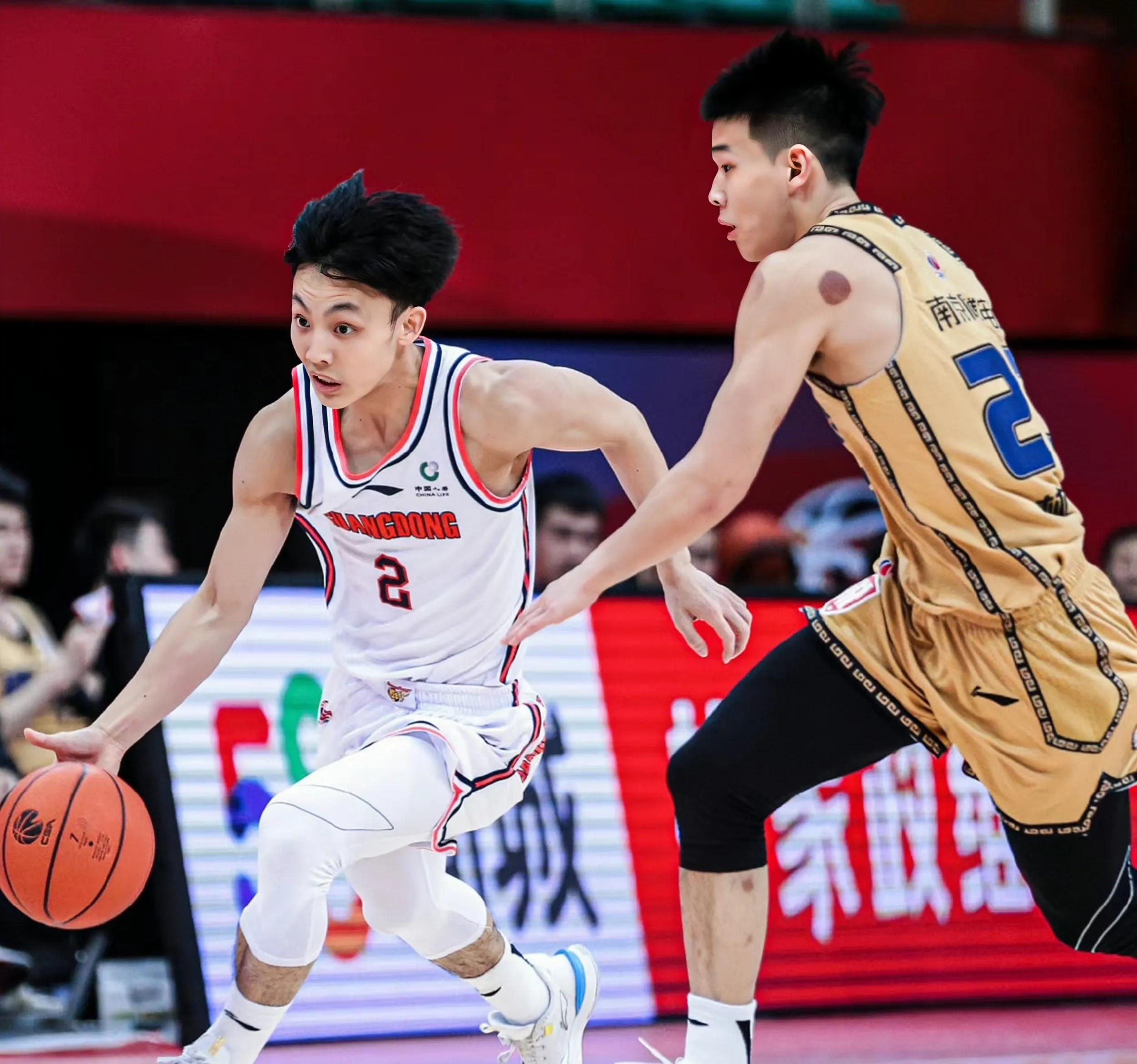 cba全明星技巧赛徐杰郭艾伦,2019cba总决赛徐杰连中三个三分球