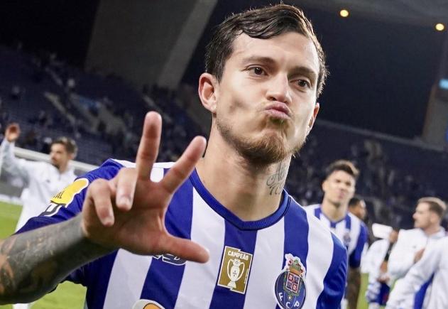 同意加盟！恭喜C罗！年薪涨5倍，28岁正巅峰，锋线华丽升级冲亚冠