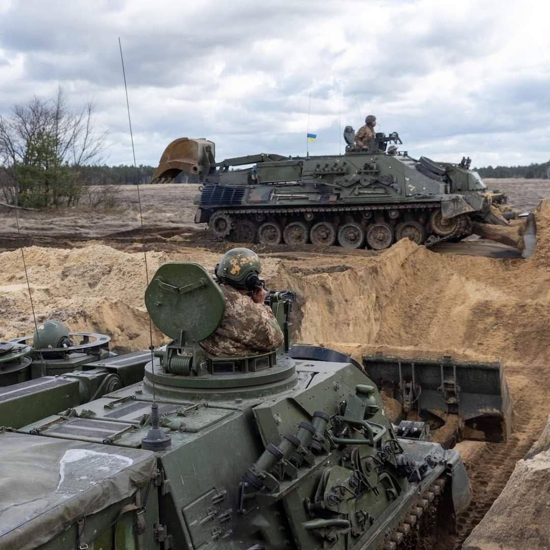 俄军缴获乌军第一辆豹2坦克,俄军俘获豹二坦克