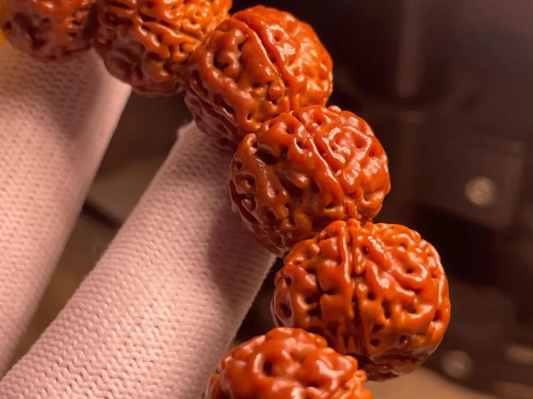 橄榄文玩手串怎么快速包浆,木质文玩手串怎么包浆