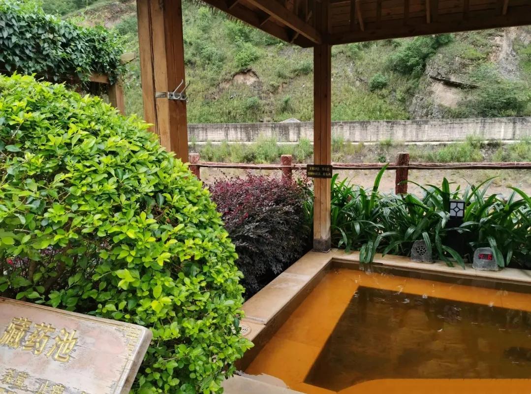 昆明适合儿童度假玩乐的温泉酒店,昆明西麓温泉山谷6-7期在哪里