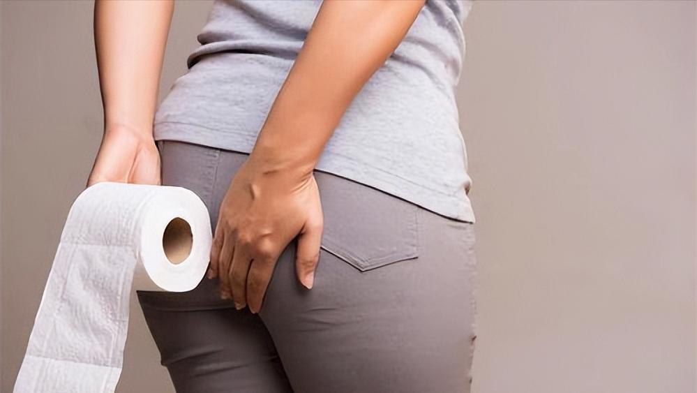 女性屁股上长满痘痘什么原因,女性臀部前面生毛怎么消除