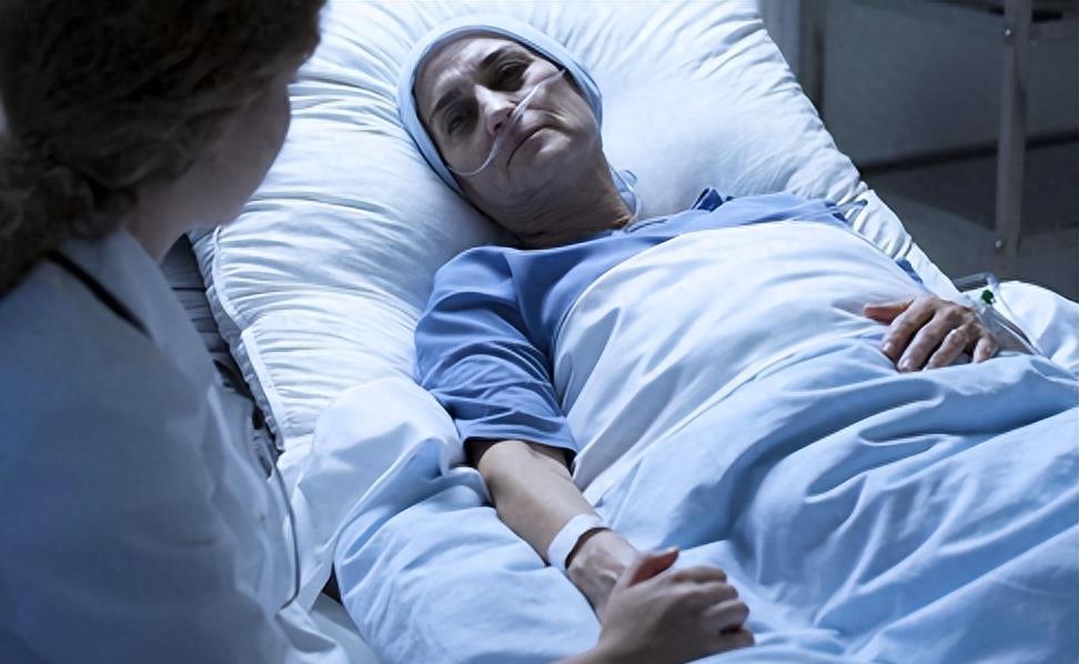 台湾名嘴安乐死视频曝光：家人围坐身旁，喝完药“睡”在儿子怀中