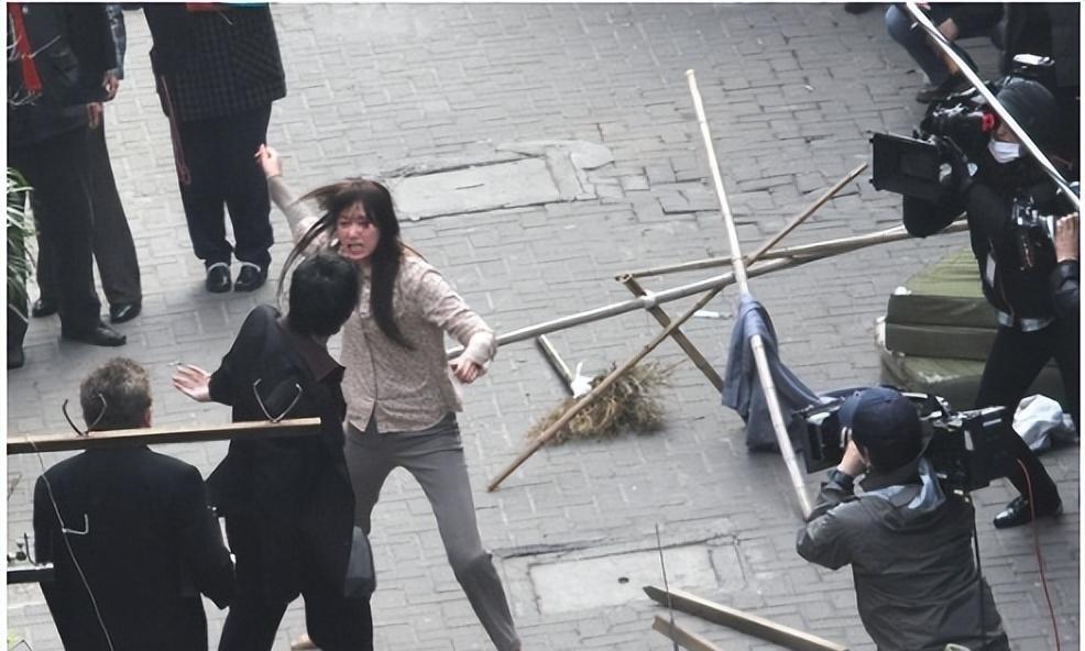 亲戚关系变奇怪？！公公和儿媳之间发生了什么？！