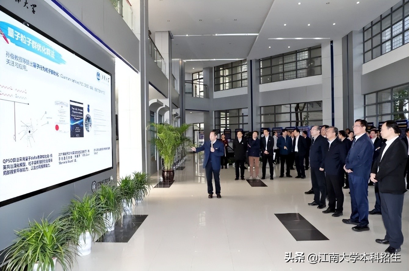 连续三年就业率低,近几年报考最火的专业