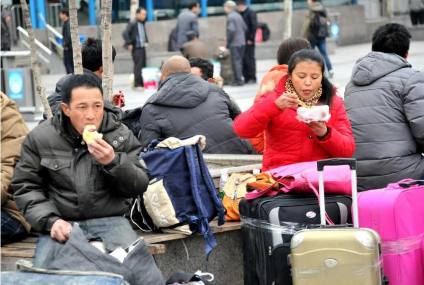 山东15岁女孩勒死母亲,女子勒死儿子案件江苏