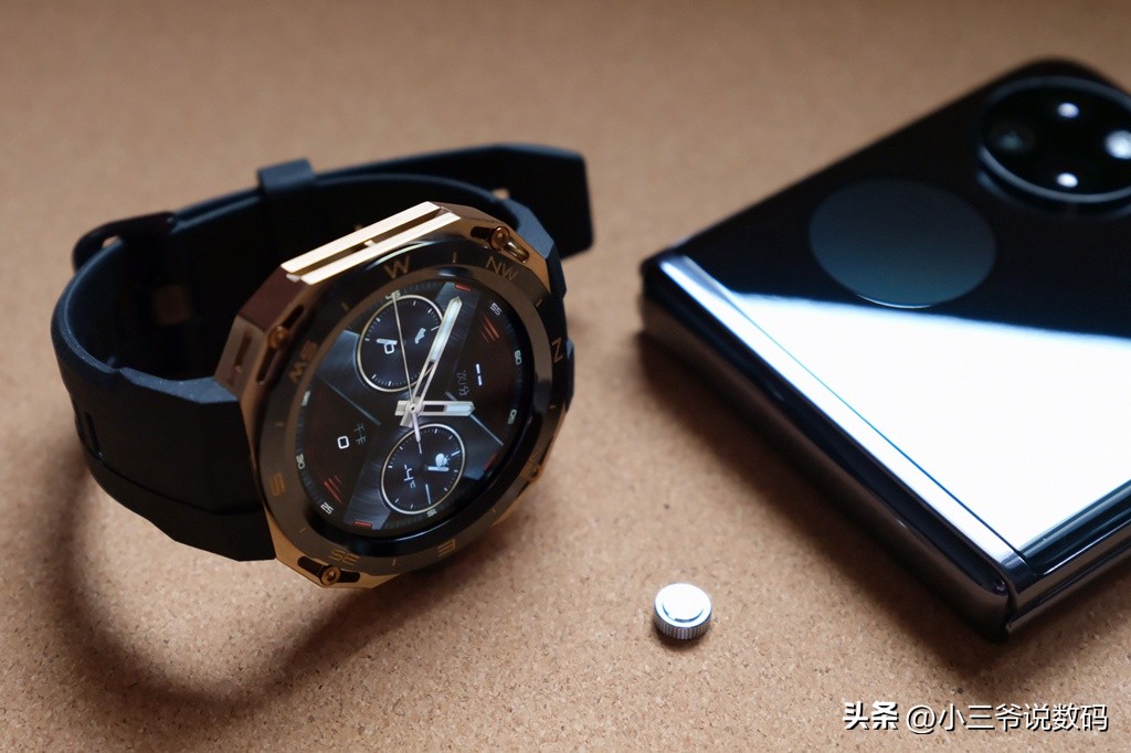 华为watchgtcyber新款表壳,华为watchgtcyber怎么换表壳