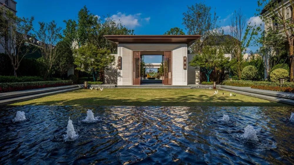 灿辉晶典1733到虹桥高铁,上海灿辉晶典1733周边交通