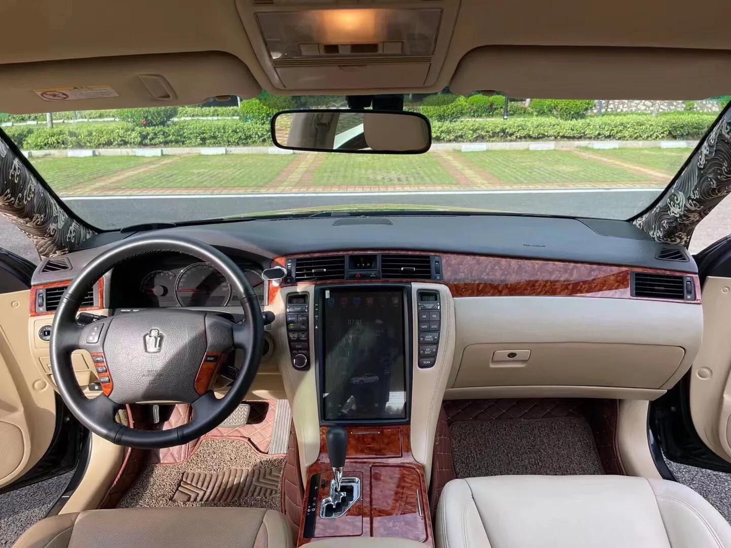 12代丰田皇冠3.0音响品牌,12代丰田皇冠车内按键详解