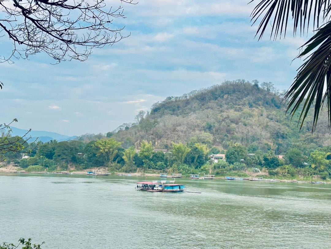 如何乘坐中老铁路到老挝,乘坐中老铁路怎么通关