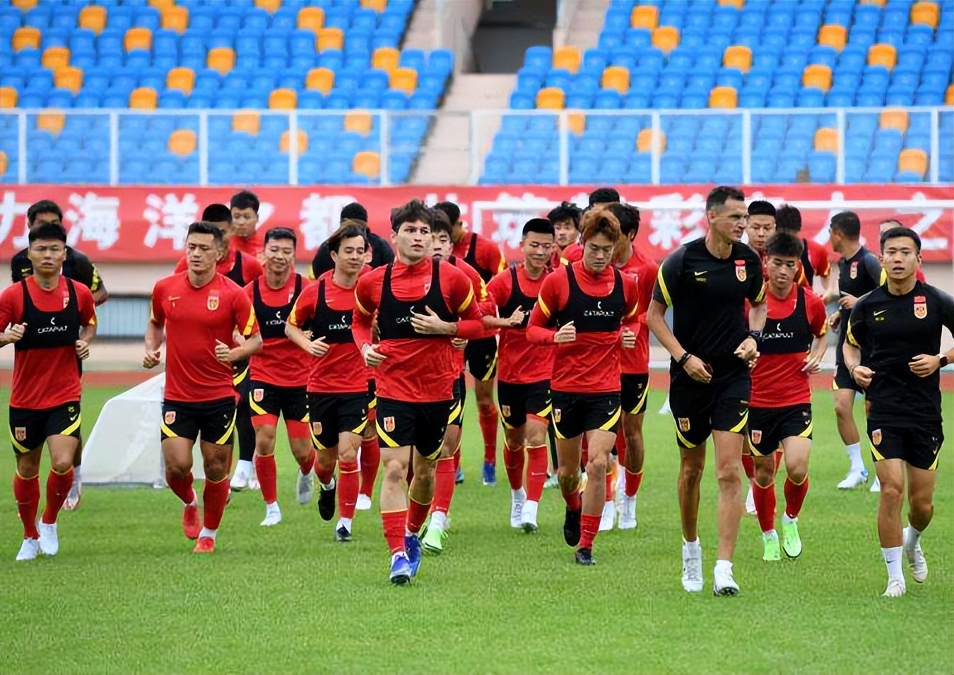 重磅！国足管理小组发生变更，陈戌源喜获实权，或引发2大变化