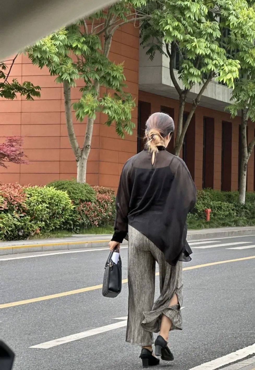 大妈老年大学逃课,58岁老阿姨逃课