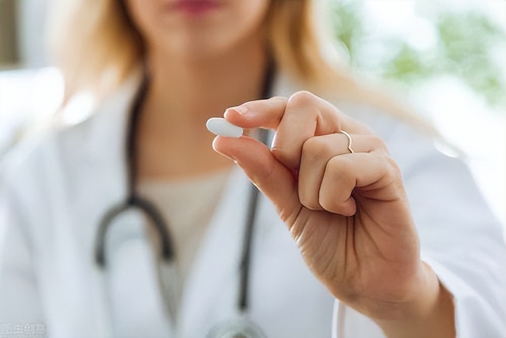 奥美拉唑饭前还是饭后副作用大,奥美拉唑饭前还是饭后吃一天几次