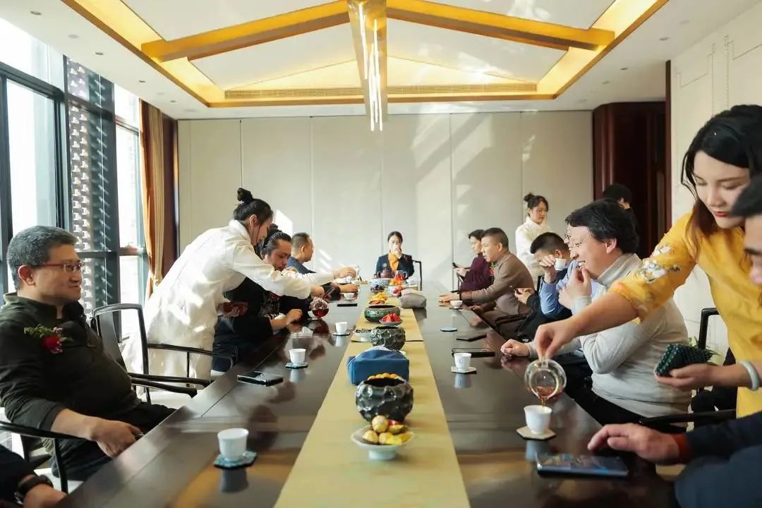 推出如此“亲民”的2022印级茶，双陈普洱意欲何为？