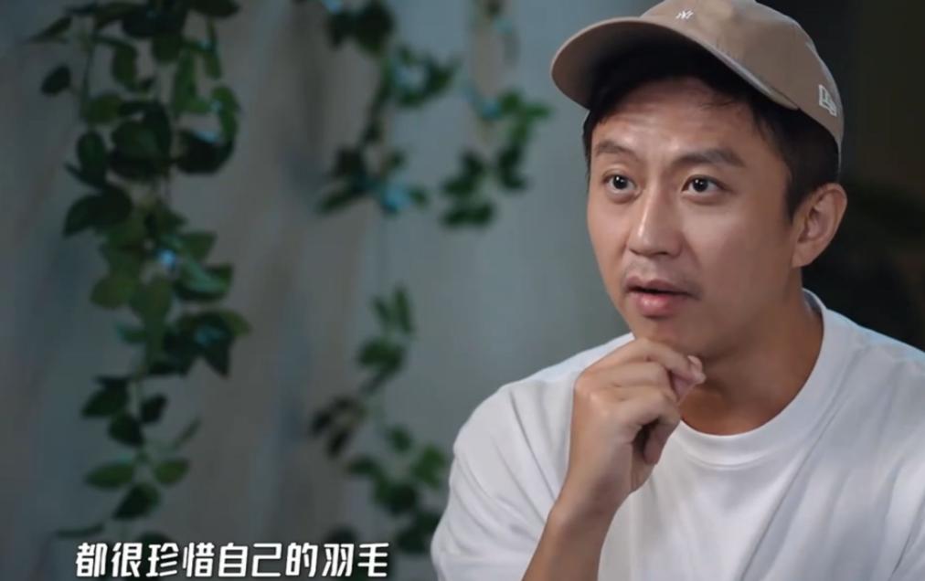 《五哈》彰显温情一幕,他自嘲“马失前蹄”,却尽显处世智慧