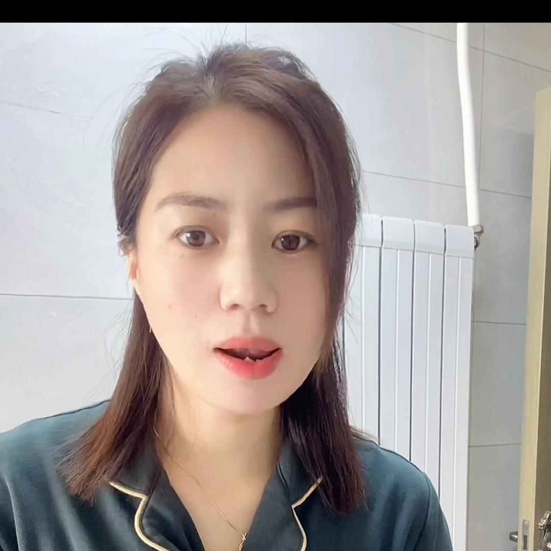 冤枉女孩偷东西文具店老板道歉,文具店老板冤枉小女孩拿文具