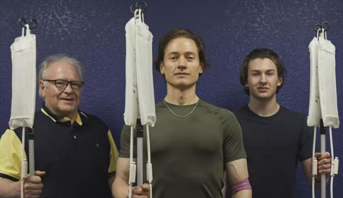 45岁美国富翁与儿子换血,美国亿万富翁48岁保养花200万美元