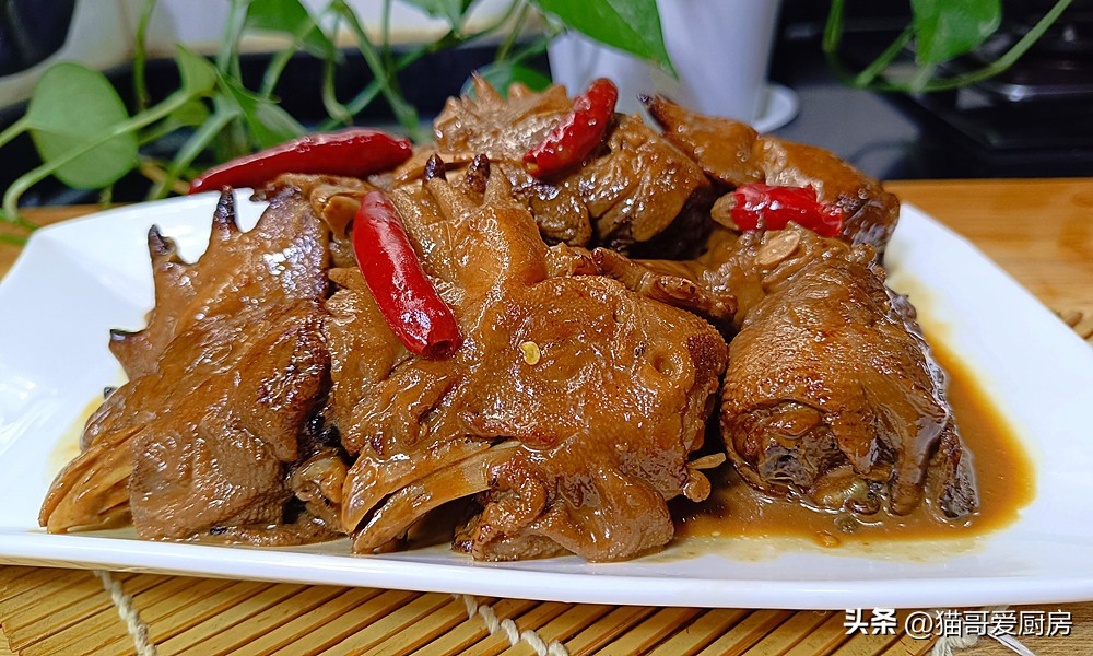 鸡头怎么做特别好吃,鸡头应该怎么熬才好吃