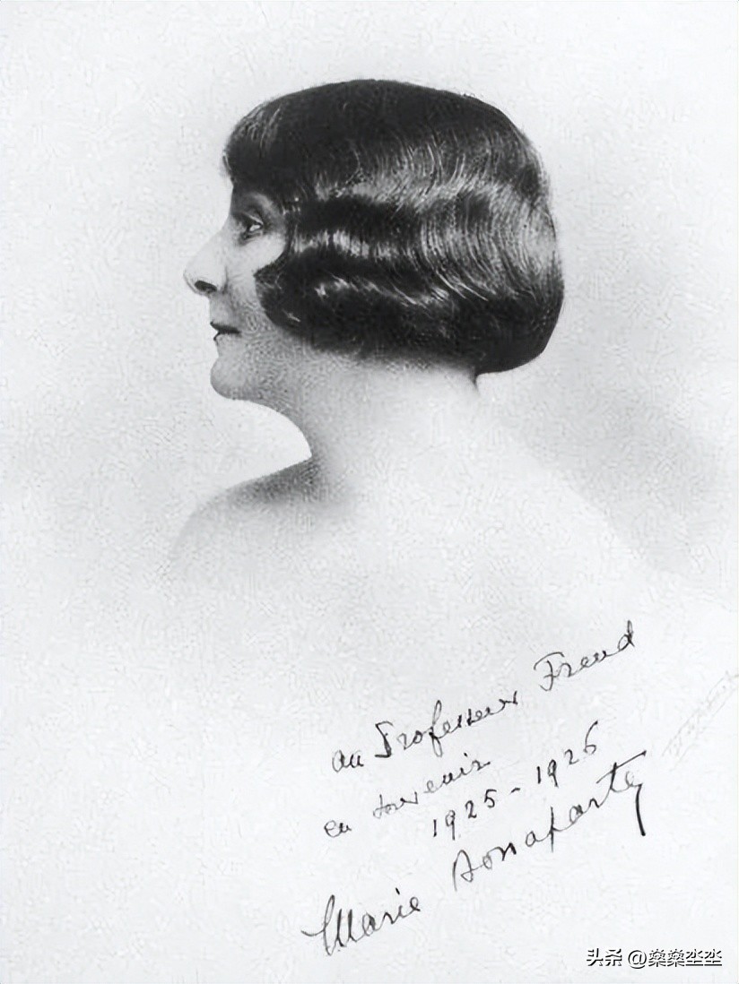 100年前的她竟如此胆大？拿破仑后人玛丽，探讨人类不快乐的秘密