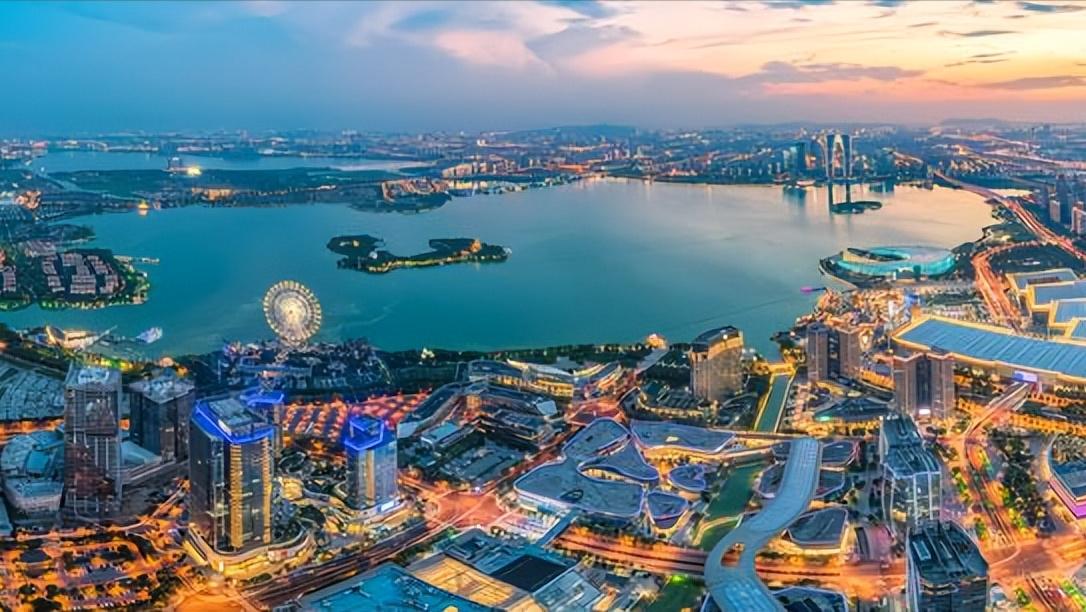 苏州金鸡湖景区旅游景点,苏州金鸡湖风景区介绍