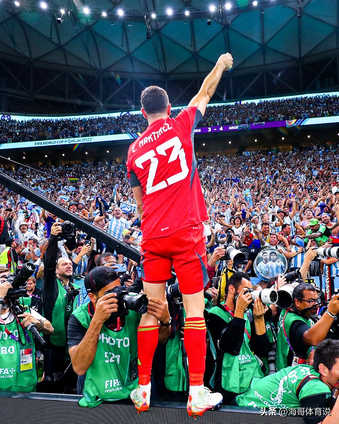 阿根廷门神马丁内斯:从英乙联赛到世界杯决赛的不可思议的旅程